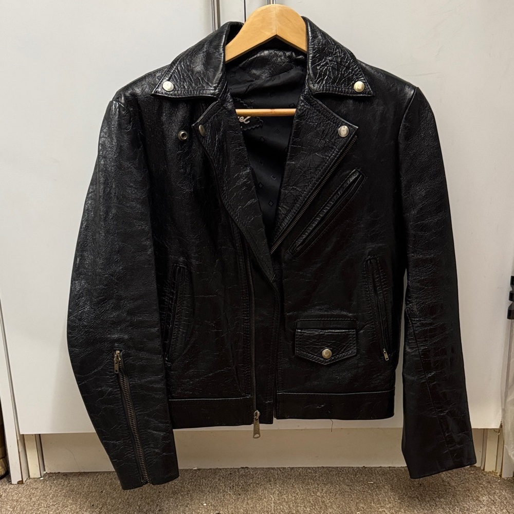 Women’s Vintage Black Leather Biker Jacket - Classic Zip Front
